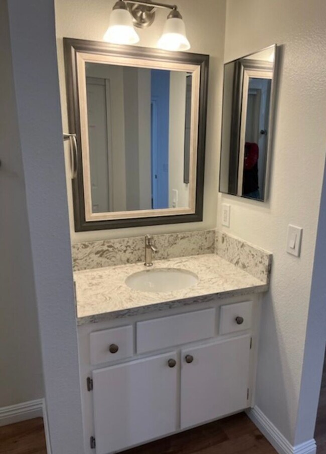 Building Photo - Newly Remodeled 2 Bed / 2 Bath  Upstairs Condo In Colton!