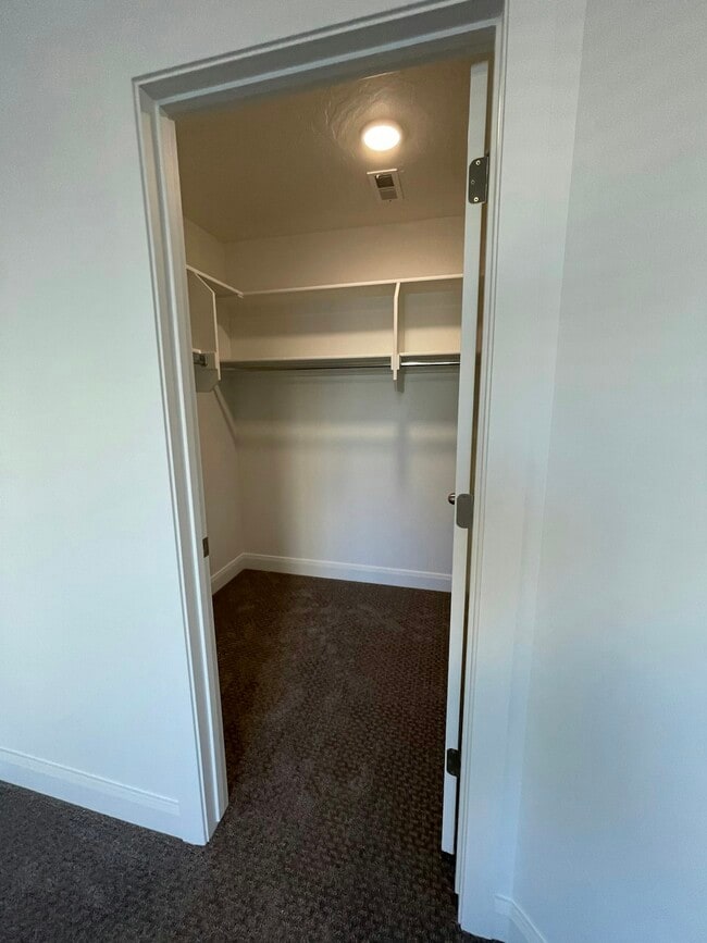 Building Photo - 5764 S Russet Sun Dr