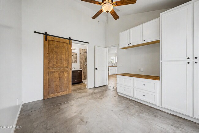 Building Photo - 505 N 16th Ave
