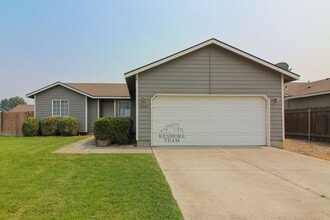 Building Photo - 3 Bedroom, 2 Bath Home in Kennewick