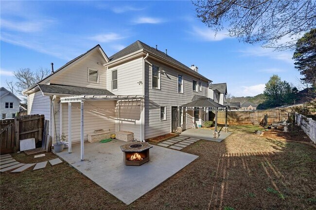 Building Photo - 1150 River Overlook Dr NW