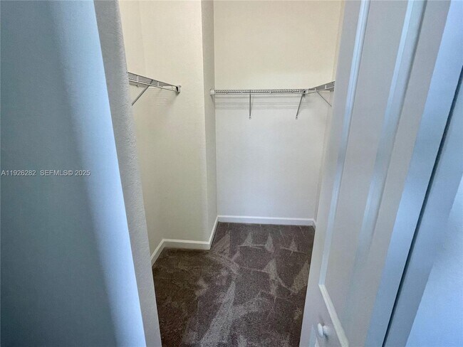 Building Photo - 20671 NE 7th Pl