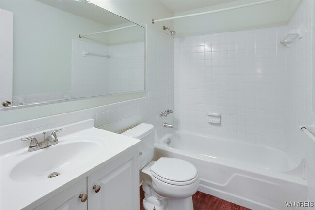 Building Photo - 8 Chestnut Ridge Ln