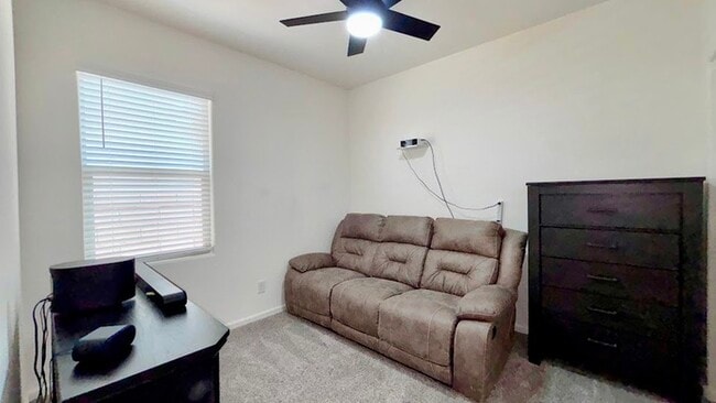 Building Photo - New Star Valley Home (3 Bed/2 Bath)