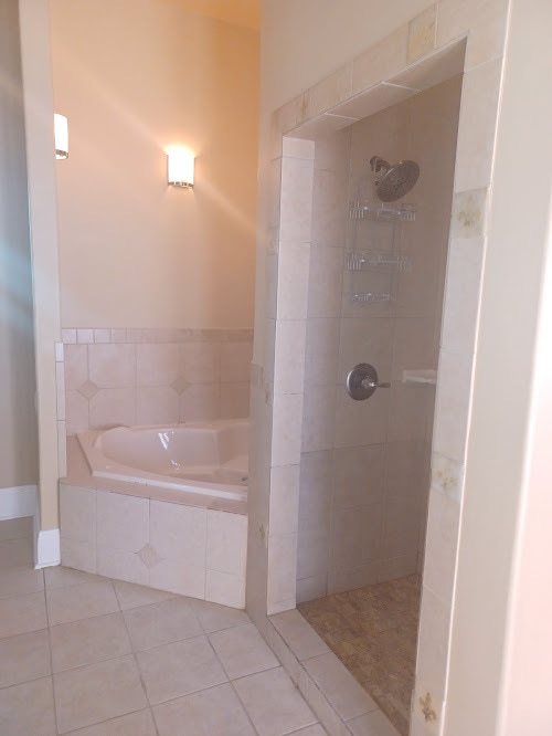master bath - 3015 Saint Peter St