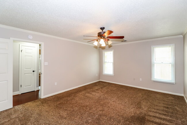 Building Photo - 472 Sanga Cir E