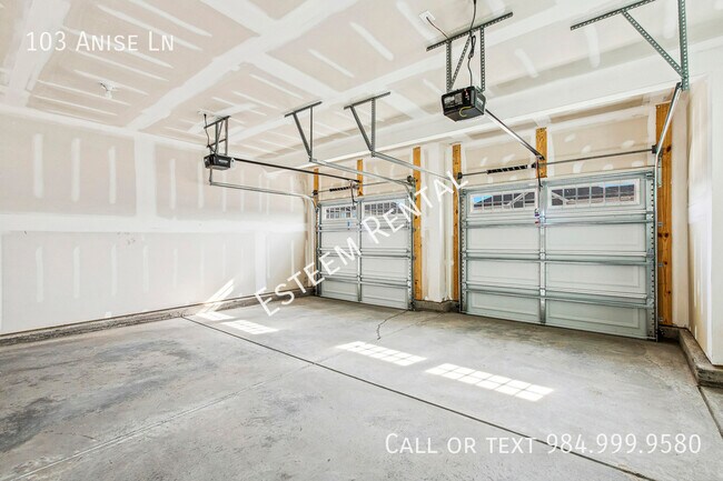 Building Photo - 103 Anise Ln