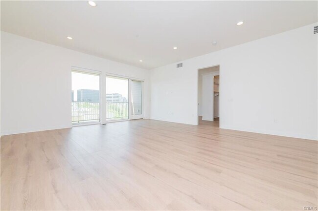 Primary Photo - 1507 Rivington