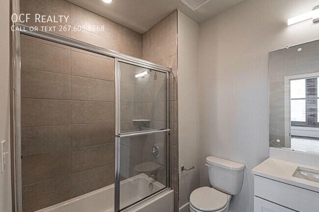 Building Photo - 1300 S 19th St