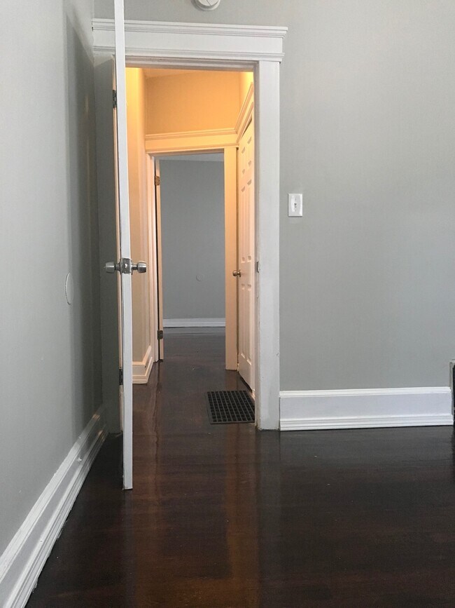 Building Photo - 211-211 Blake St