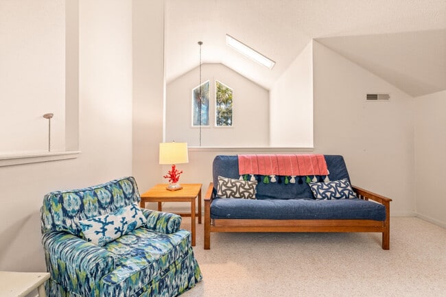 Building Photo - 2415 The Haul Over