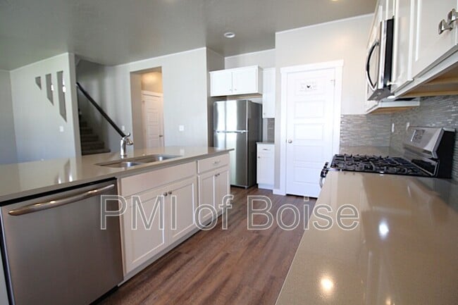 Building Photo - 3858 W Peak Cloud Ct