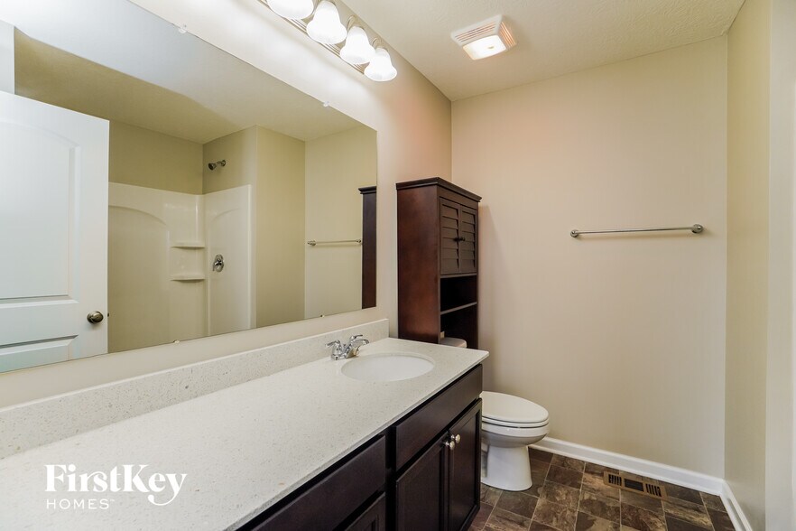 Building Photo - 565 Weaver Ridge Dr