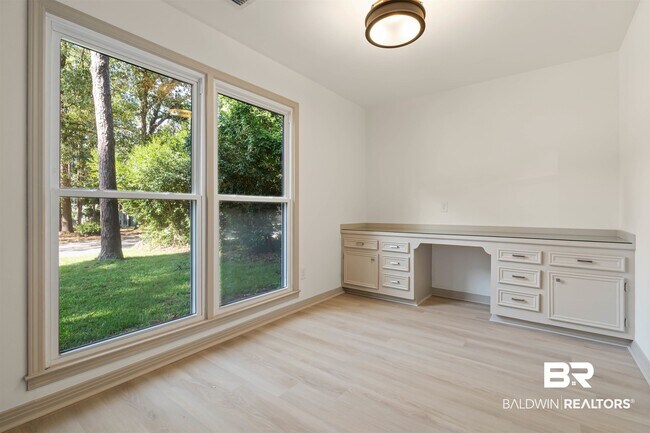 Building Photo - 167 Rolling Hill Dr