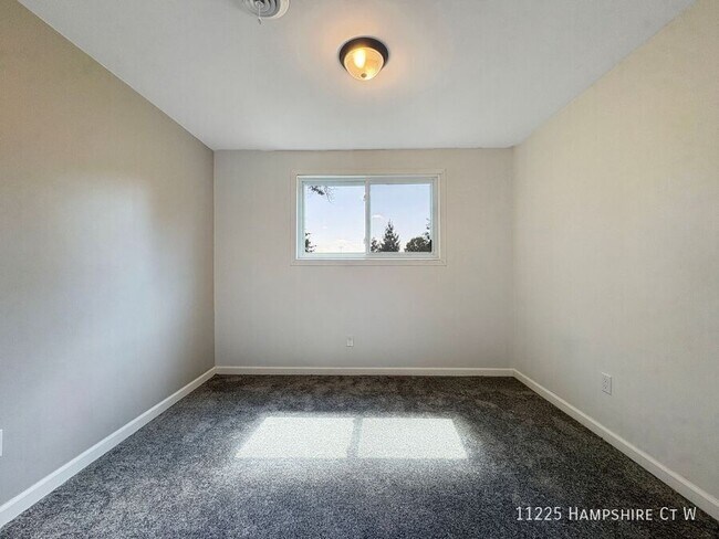 Building Photo - 11225 Hampshire Ct W