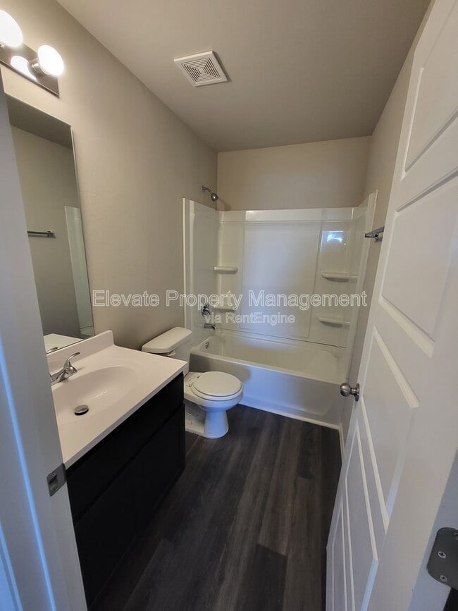 Building Photo - 1920 Mason Ln