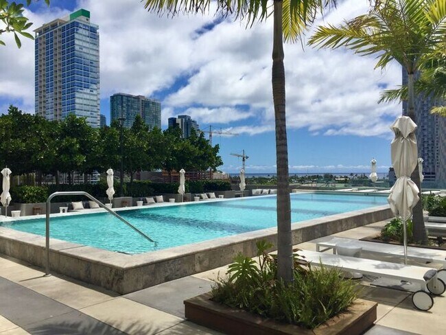 Building Photo - Symphony Honolulu: 2 Bed, 2 Bath w/ 2 Park...