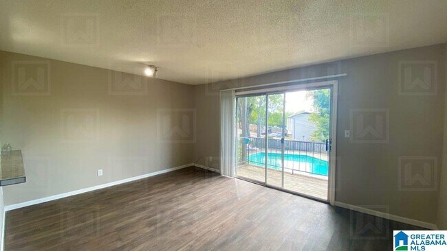 Building Photo - 1327 31st St S