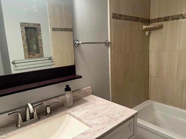 Building Photo - 3405 Poolside Dr