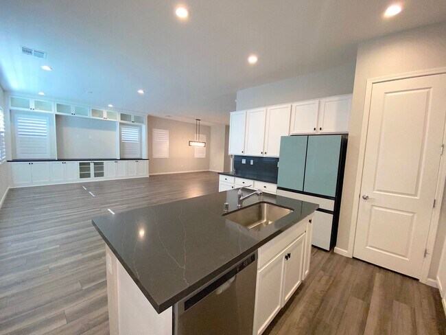 Building Photo - Built 2022 Sparks Spanish Springs 4+ Bedro...