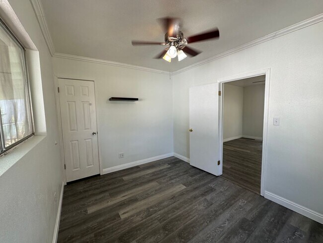 Building Photo - Cozy Price Rental