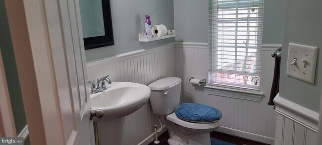 Building Photo - 4506 Nightingale Ct