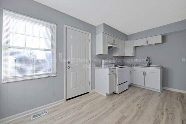 Building Photo - 3039 Morsetowne Ct N