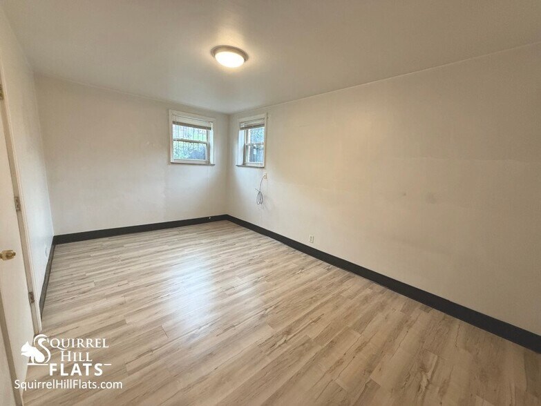 Building Photo - 5710 Phillips Ave