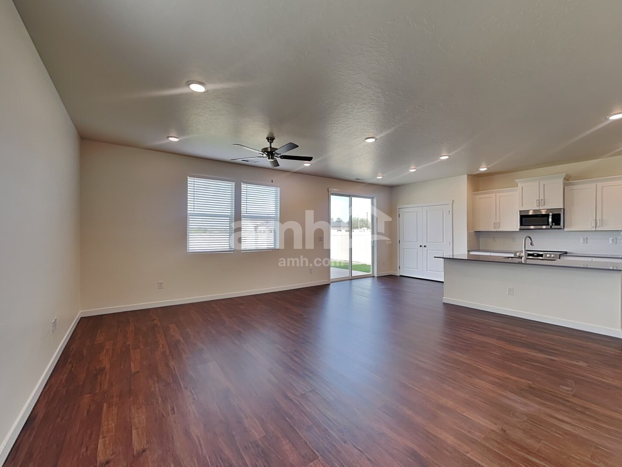 Building Photo - 1529 N Garnet Creek Ave