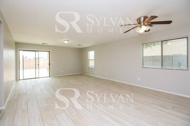 Building Photo - Come tour this beautiful 3BR, 2BA home today!