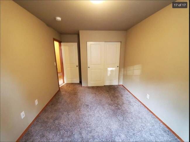 Building Photo - 180 N Township St