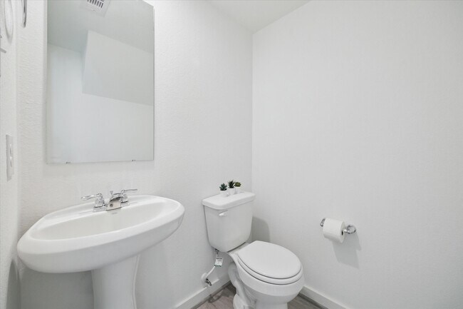 Building Photo - 7419 Casuna Ln