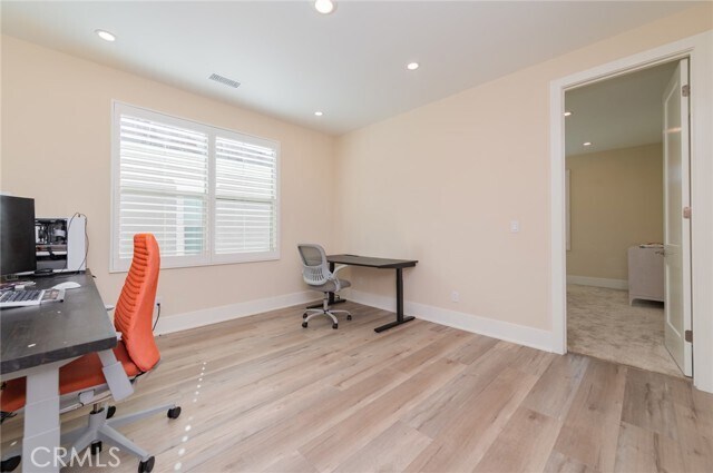 Building Photo - 58 Longchamp