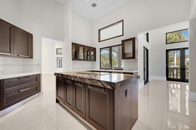 Building Photo - 8112 Los Pinos Cir