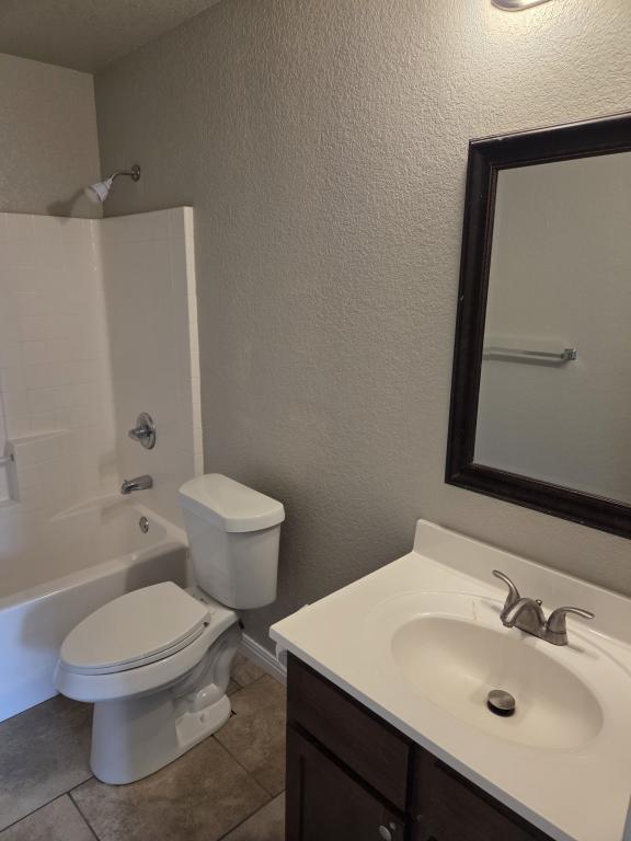 Building Photo - 305 Shirley Dr