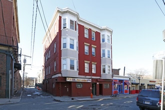 Building Photo - 16 5th