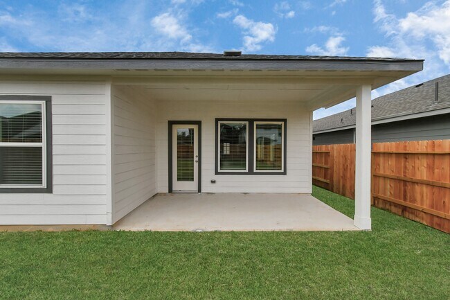 Building Photo - 16513 Breezy Knl Ct