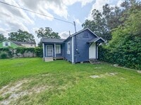 Building Photo - 625-627 E Pipkin St