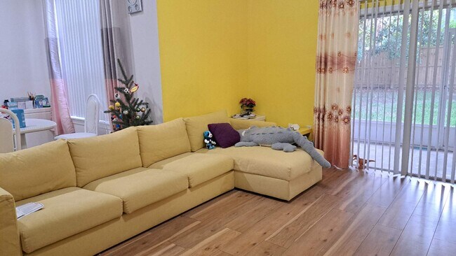 Building Photo - 13200 W Newberry Rd