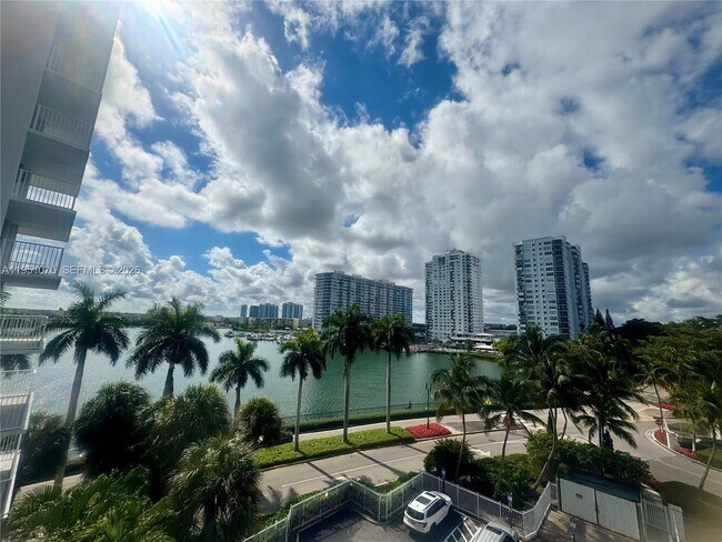 Building Photo - 2801 NE 183rd St