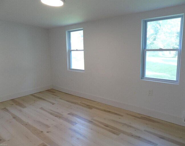 Building Photo - 1094 Moneta Ave