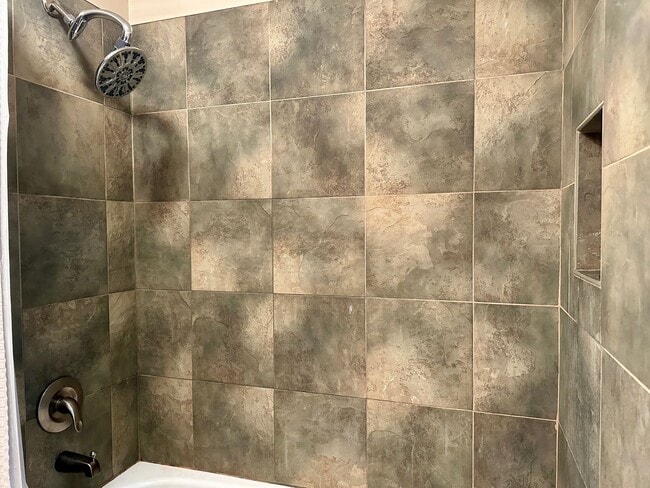 Building Photo - Two Story Condo in Downtown Bellevue