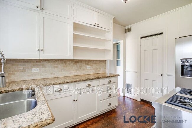 Building Photo - 4328 Calmont Ave