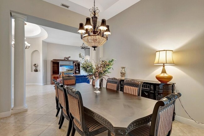 Building Photo - 9315 Via Classico W