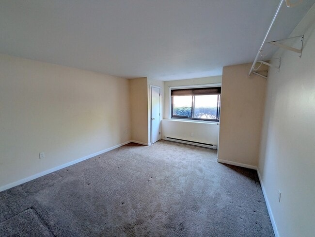 Building Photo - 16 Juniper Rd