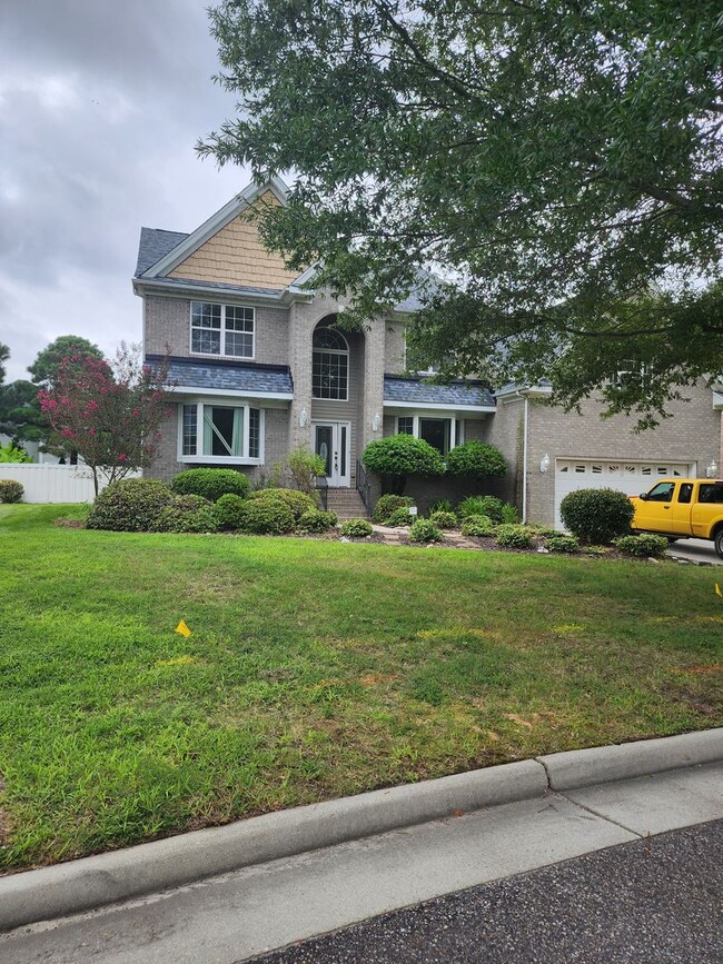 Primary Photo - 4800 sq ft 8 bd 5 bath