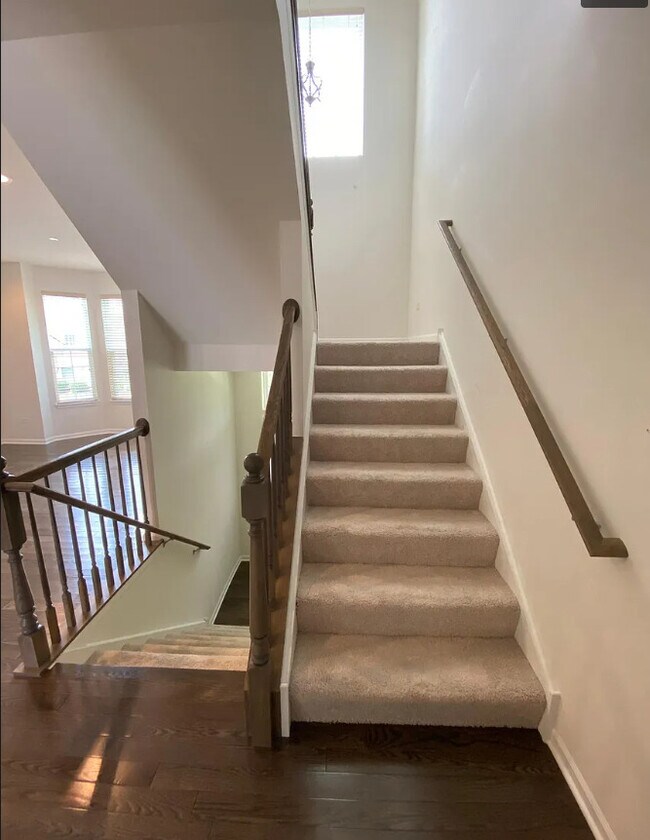 Building Photo - 2873 Henley Ln