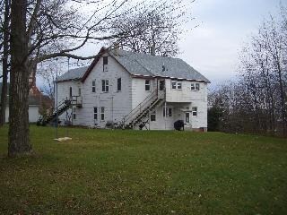 Building Photo - 215 Church St