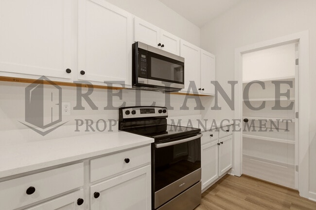Building Photo - 157 N Gowen St