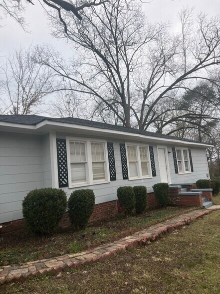 Building Photo - 122 Highland Dr